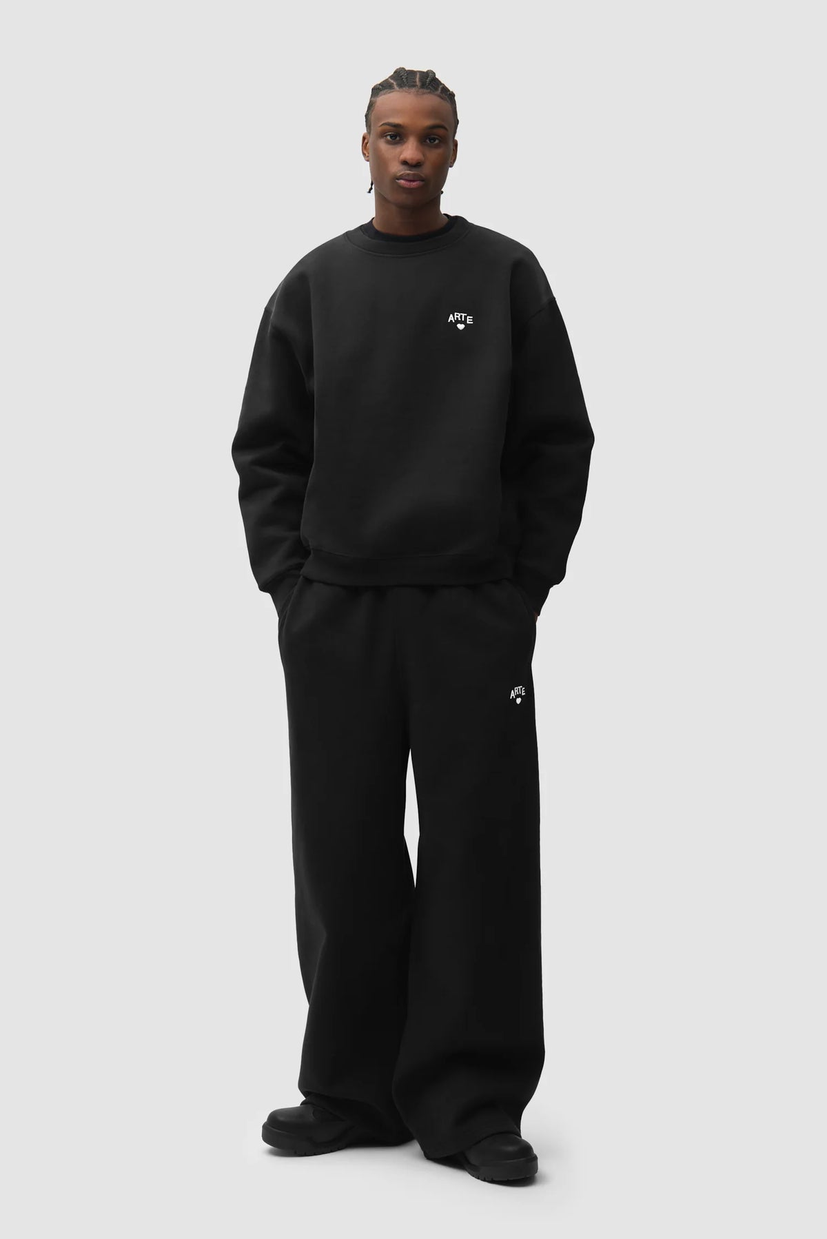 SWEATS ARTE ANTWERP BLACK