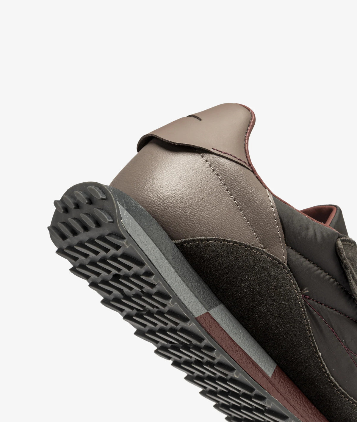 SNEAKERS GHOUD IRN/TAU